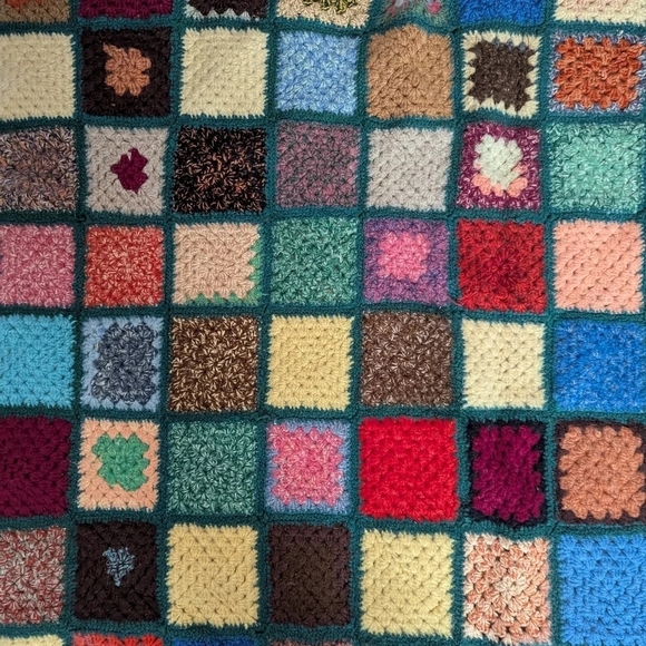 VINTAGE Handmade Granny Square Afghan Multicolored Knit Rectangular Blanklet - Picture 4 of 8